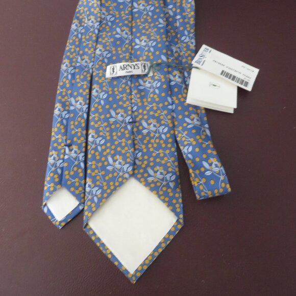 ❤️NWT ARNYS PARIS Blue Gold Berries and Leaves Pattern 100% Silk Necktie Tie - Picture 2 of 6
